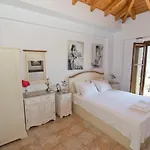 Aparthotel Iliolousta Kyparission