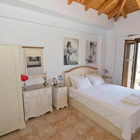 Apartahotel Iliolousta Kyparíssion