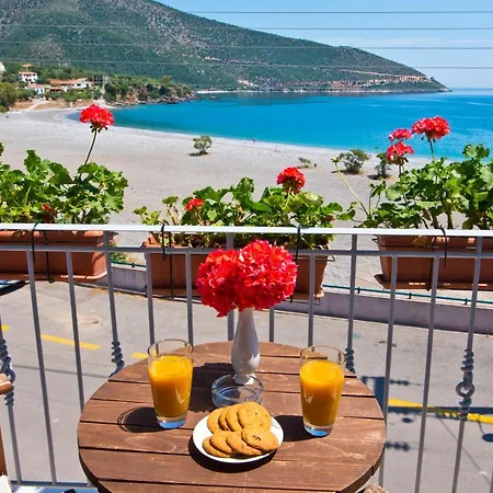 Iliolousta Apartahotel