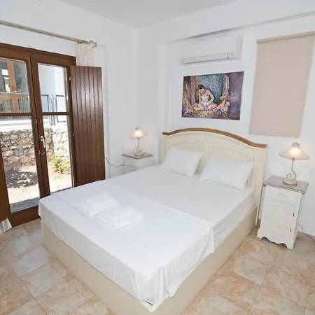 Apartahotel Iliolousta 4*
