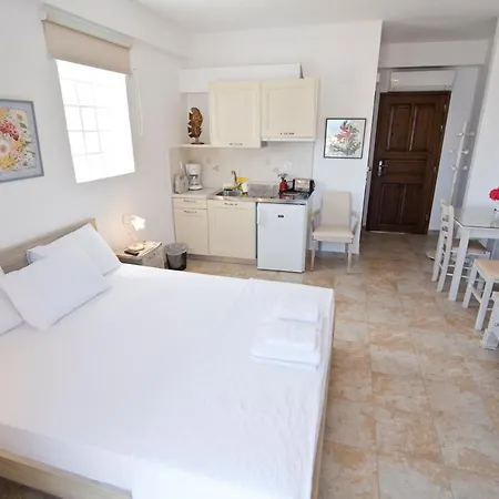 Iliolousta Apartahotel