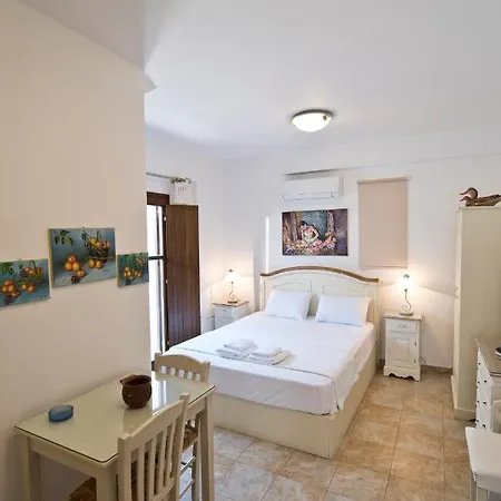 Iliolousta Apartahotel