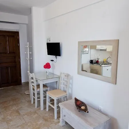 شقة فندقية Iliolousta Kyparíssion