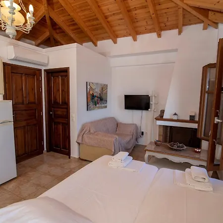 Apartahotel Iliolousta Kyparíssion