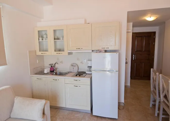 Iliolousta Lägenhetshotell Kyparíssion